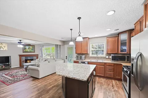 Kitchen - 2169 Cedar Grove Trl, Eagan, MN 55122 photo 5 of 5