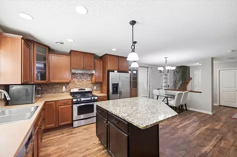 Kitchen - 2169 Cedar Grove Trl, Eagan, MN 55122 photo 4 of 5