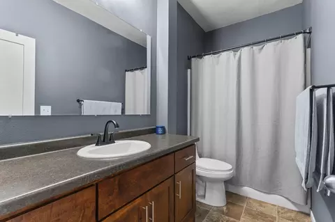 Bath - 231 22nd Ave N, Saint Cloud, MN 56303 photo 2 of 3