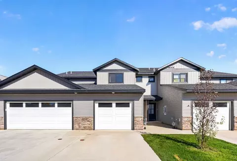 5237 Harvest Square Pl NW, Rochester, MN 55901