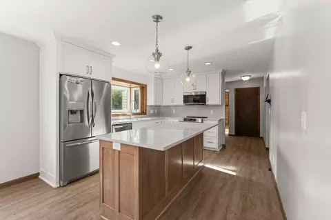 12575 Fescue Ct, Eden Prairie, MN 55347