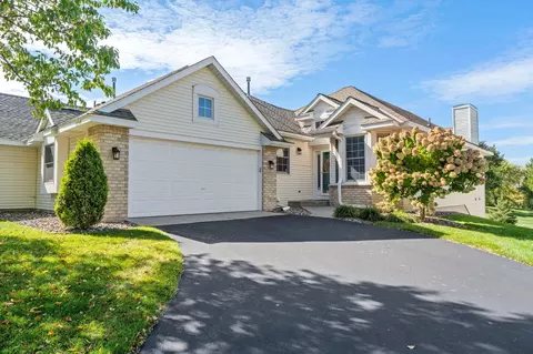 16345 Crystal Hills Cir, Lakeville, MN 55044