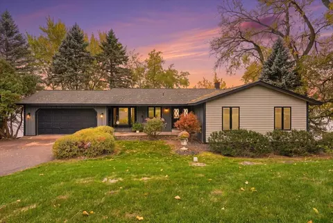 9051 Jane Rd N, Lake Elmo, MN 55042