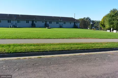 804 First St E, Glencoe, MN 55336 photo 3