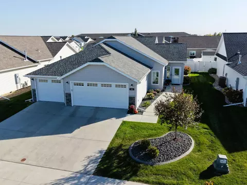 413 38th Ave E, West Fargo, ND 58078