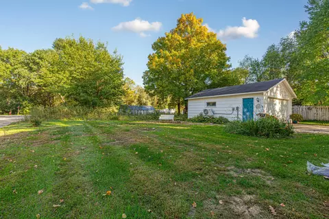 Exterior - 1229 1st Ave NE, Faribault, MN 55021 photo 5 of 5