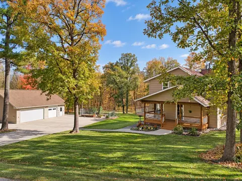 2002 NW 9th Ave, Grand Rapids, MN 55744