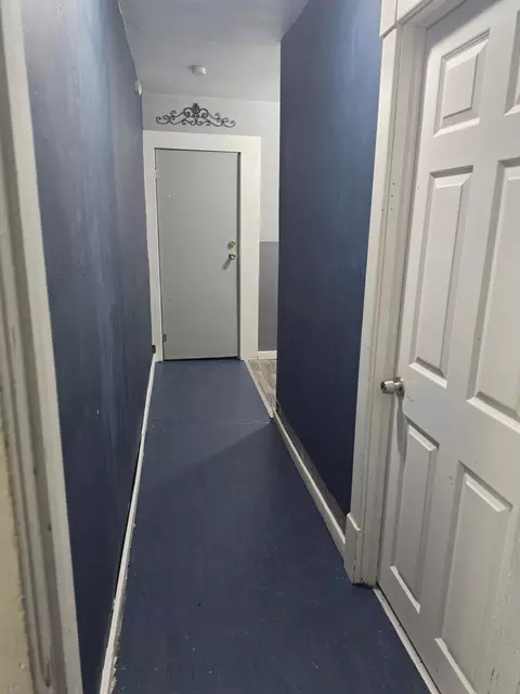 Entry Way - 320 Vine Ave, Albert Lea, MN 56007 photo 4 of 8