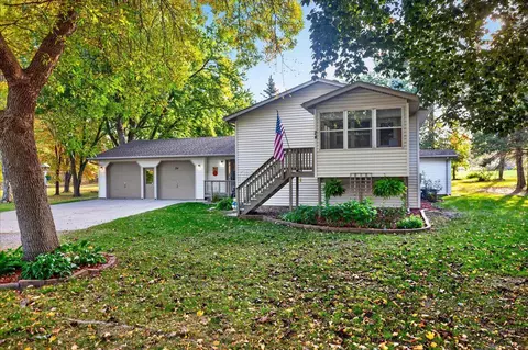 24 Willow Cir, Annandale, MN 55302