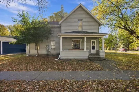903 7th Ave S, Moorhead, MN 56560