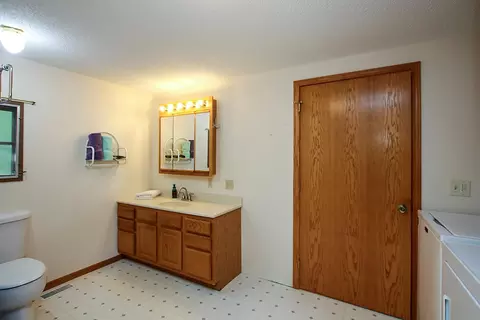 Bath - 124 E Saint Paul St, Darwin, MN 55324 photo 1 of 3