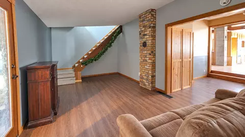 Entry Way - 48218 County 9, Staples, MN 56479 photo 2 of 5
