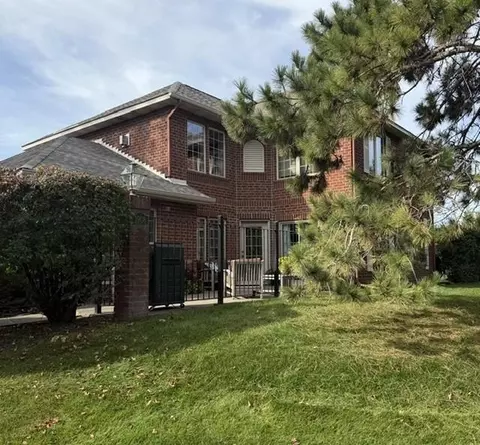 1908 Hunter Hill Rd, Hudson, WI 54016