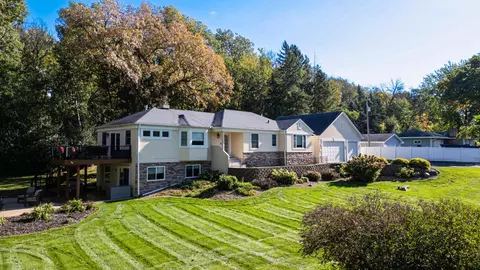 9910 Credit River Blvd, Prior Lake, MN 55372