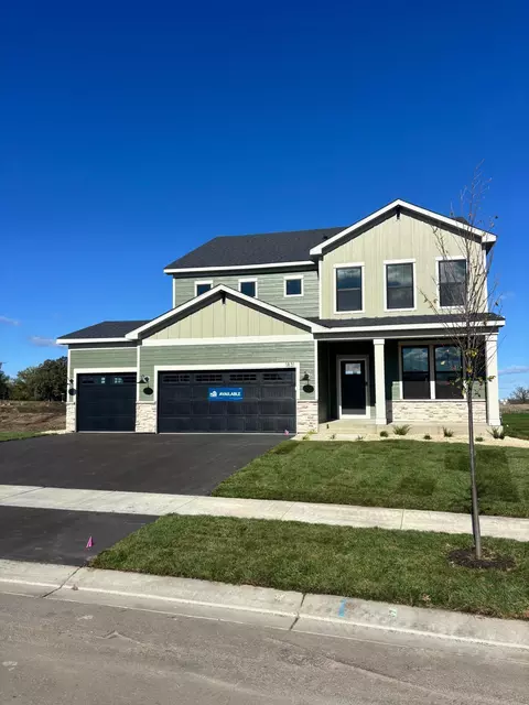 1831 Tamarack Rd, Shakopee, MN 55379