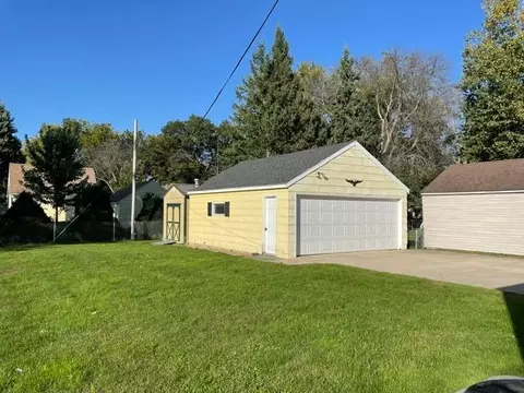 Exterior - 803 13th Ave SE, Austin, MN 55912 photo 2 of 7