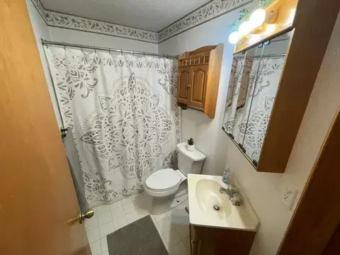 Bath - 803 13th Ave SE, Austin, MN 55912 photo 1 of 1