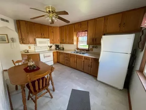 Kitchen - 803 13th Ave SE, Austin, MN 55912 photo 1 of 2