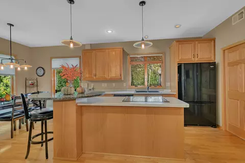 Kitchen - 1558 Katrina Ct, Saint Cloud, MN 56301 photo 4 of 5