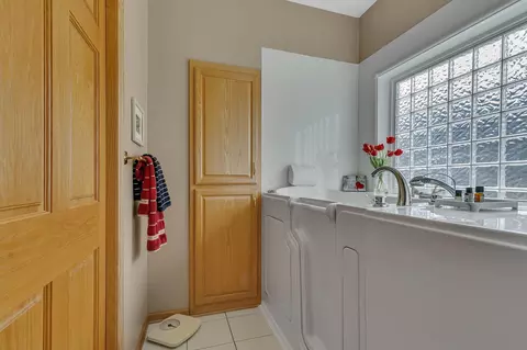 Bath - 1558 Katrina Ct, Saint Cloud, MN 56301 photo 1 of 3