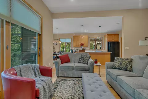 Living - 1558 Katrina Ct, Saint Cloud, MN 56301 photo 2 of 4