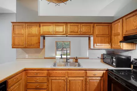 Kitchen - 11139 Edgewood Cir N, Champlin, MN 55316 photo 2 of 5