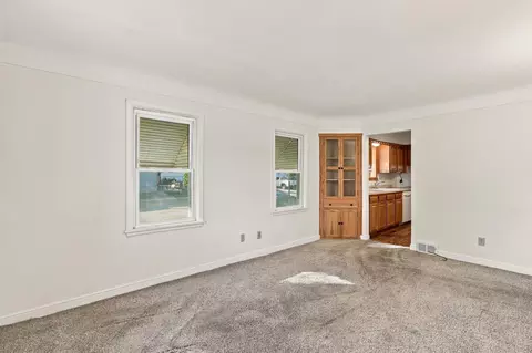 1049 Gorman Ave, West Saint Paul, MN 55118