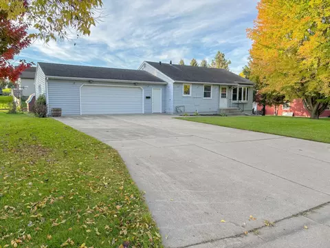 740 E Gustavus Ave, Fergus Falls, MN 56537