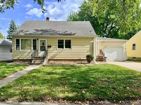 1114 10 12 St N, Moorhead, MN 56560