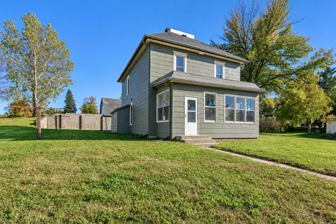 203 N 3rd St, Le Sueur, MN 56058