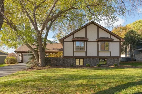 14315 Wedgeway Ct, Eden Prairie, MN 55346