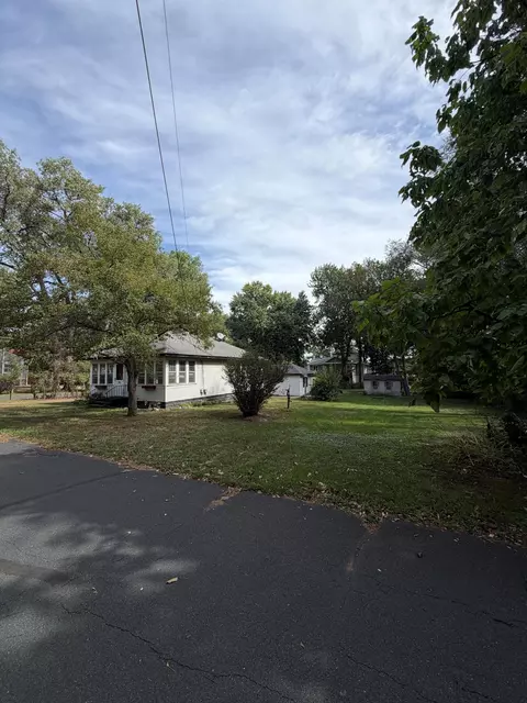 1865 Redwing Ave S, Lakeland, MN 55043
