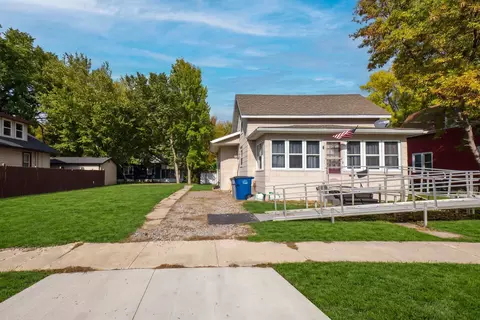 1010 2nd Ave N, Moorhead, MN 56560