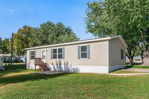 206 Burnsville Cir, Burnsville, MN 55306