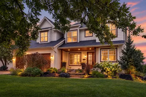 8365 Kelzer Pond Dr, Victoria, MN 55386