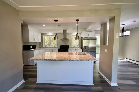 8033 Georgia Ave N, Brooklyn Park, MN 55445