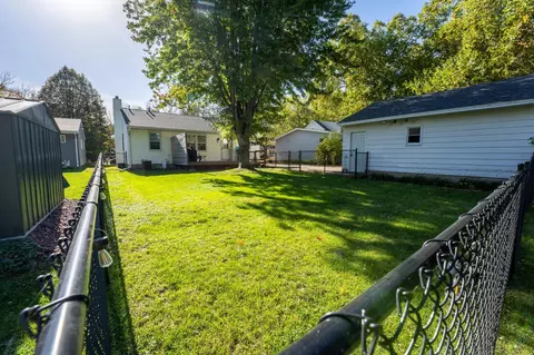 Exterior - 727 Austin Dr, Saint Peter, MN 56082 photo 6 of 7