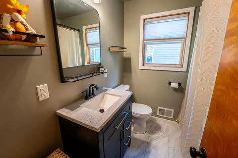 Bath - 727 Austin Dr, Saint Peter, MN 56082 photo 1 of 1