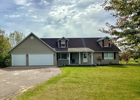 1309 214th Ave, New Richmond, WI 54017