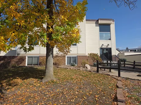 10720 Rockford Rd #208, Plymouth, MN 55442