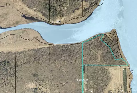 2521 Youngs Bay Dr NW, Angle Inlet, MN 56711