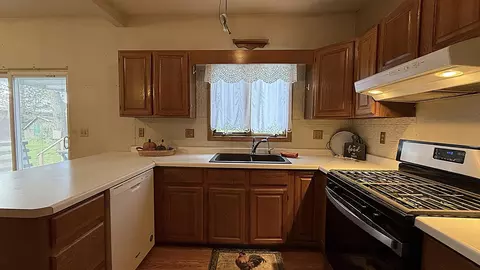 Kitchen - 237 S Paul St, Appleton, MN 56208 photo 5 of 6