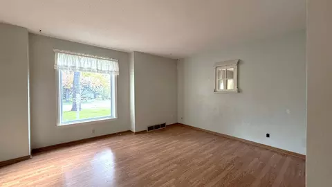 Living - 237 S Paul St, Appleton, MN 56208 photo 3 of 4