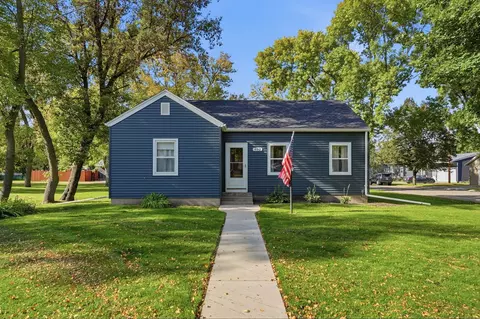 402 Emerson Ave N, Raymond, MN 56282