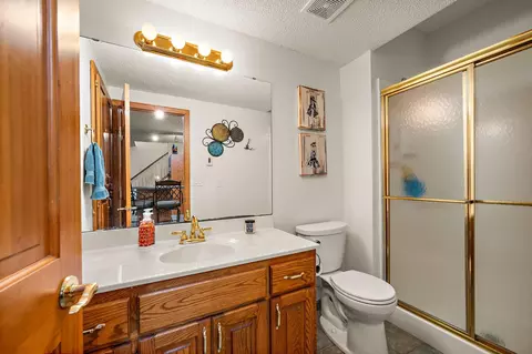Bath - 21448 Pointe Dr, Rogers, MN 55374 photo 4 of 4