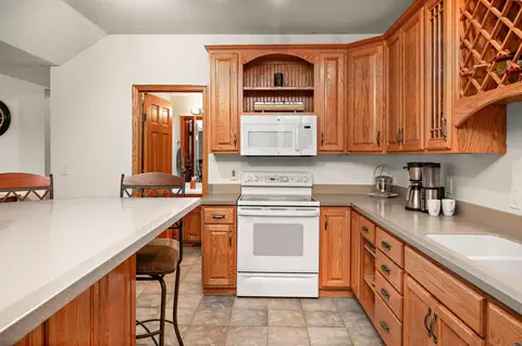 Kitchen - 21448 Pointe Dr, Rogers, MN 55374 photo 5 of 5