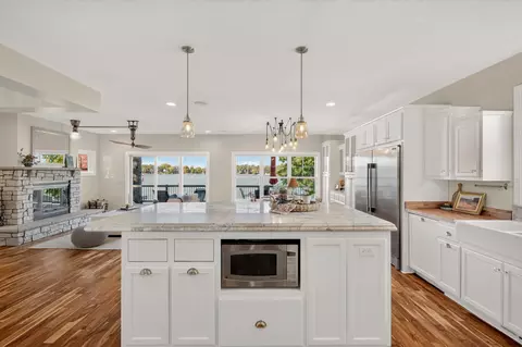 Kitchen - 5060 Edgewater Dr, Mound, MN 55364 photo 6 of 8