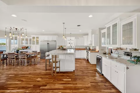 Kitchen - 5060 Edgewater Dr, Mound, MN 55364 photo 1 of 8