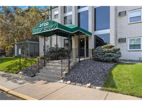 2720 Dale St N #C113, Roseville, MN 55113