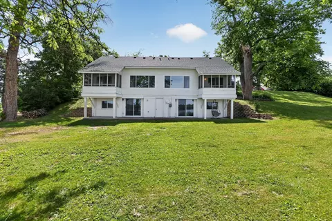 Exterior - 2627 Commerce Blvd, Mound, MN 55364 photo 1 of 5